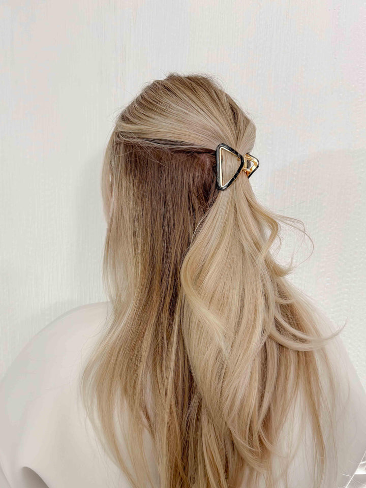 Warehouse Sale - Triangle Clips